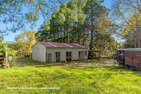 Photo of property in 200 Awa Road, Kumeu, 0891