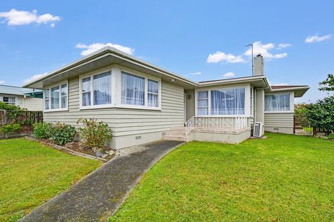 Photo of property in 32 Langley Avenue, Milson, Palmerston North, 4414