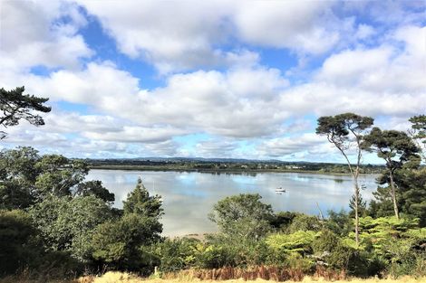 Photo of property in 7 Chatham Avenue, Paremoremo, Auckland, 0632