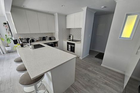 Photo of property in 19a Viridian Lane, Greenhithe, Auckland, 0632