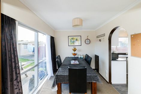 Photo of property in 9 Lyndale Place, Kelvin Grove, Palmerston North, 4414