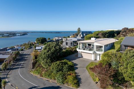 Photo of property in 320 Cannon Hill Crescent, Mount Pleasant, Christchurch, 8081