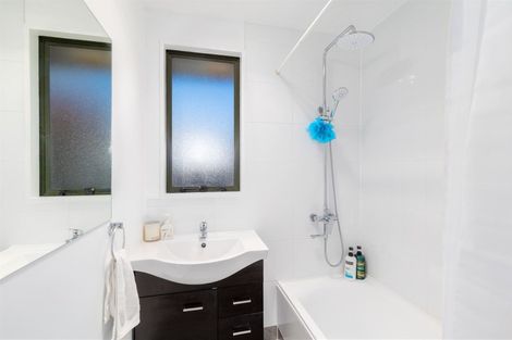 Photo of property in 70 Hills Road, Edgeware, Christchurch, 8013