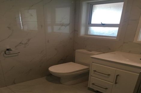 Photo of property in 2/18 Mander Place, Bucklands Beach, Auckland, 2012