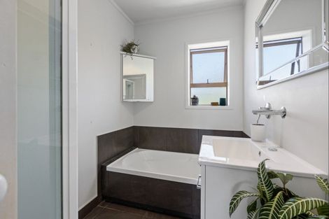 Photo of property in 63 Brightside Road, Stanmore Bay, Whangaparaoa, 0932