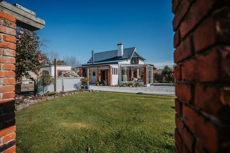 Photo of property in 6 Johnson Street, Milton, 9220