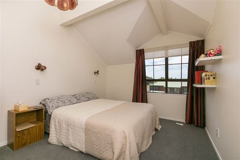 Photo of property in 74 Amapur Drive, Khandallah, Wellington, 6035