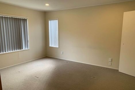 Photo of property in 16 Astelia Place, Goodwood Heights, Auckland, 2105