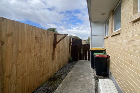 Photo of property in 2/12 North Avon Road, Richmond, Christchurch, 8013
