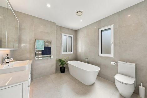 Photo of property in 12 John Britten Lane, Riccarton, Christchurch, 8011