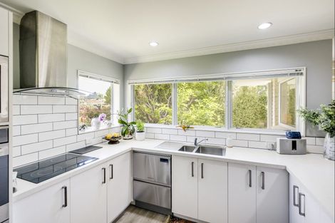 Photo of property in 2 Fern Grove, Taradale, Napier, 4112