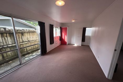 Photo of property in 25 Crompton Road, Massey, Auckland, 0614
