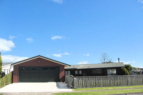 Photo of property in 4 Willow Grove, Waipukurau, 4200