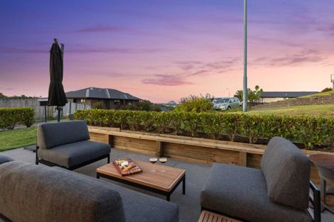 Photo of property in 27 Greenvale Place, Welcome Bay, Tauranga, 3112