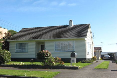 Photo of property in 6a Somerset Street, Brooklands, New Plymouth, 4310