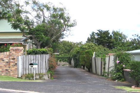 Photo of property in 1/12 Rugby Road, Birkenhead, Auckland, 0626