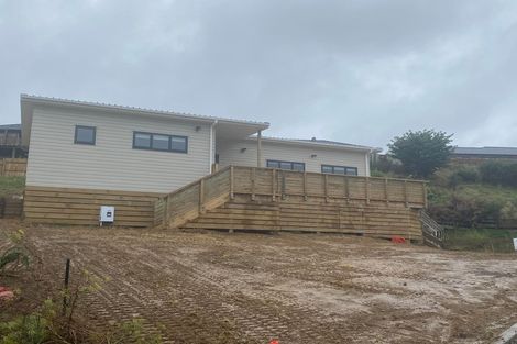 Photo of property in 34c Speargrass Grove, Timberlea, Upper Hutt, 5018