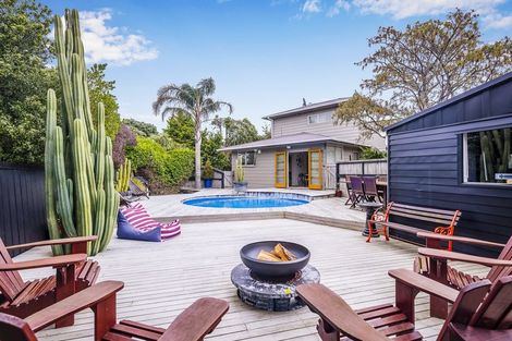 Photo of property in 10 Michael Road, Paraparaumu Beach, Paraparaumu, 5032