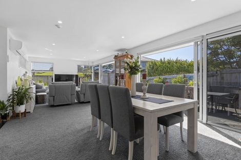Photo of property in 17a Heta Road, Highlands Park, New Plymouth, 4312