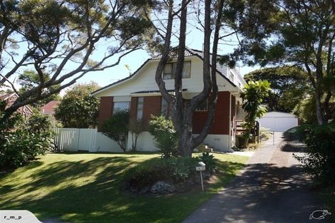 Photo of property in 25 Holyoake Place, Chatswood, Auckland, 0626