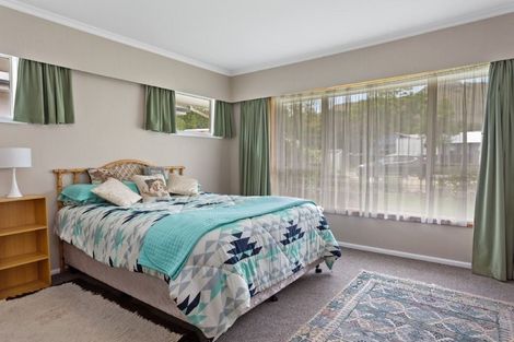 Photo of property in 6 Laing Crescent, Heathcote Valley, Christchurch, 8022