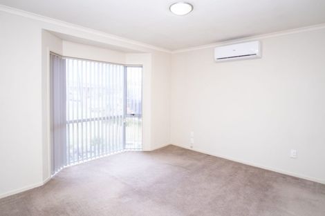 Photo of property in 8 Fitchburg Place, Mangere, Auckland, 2022