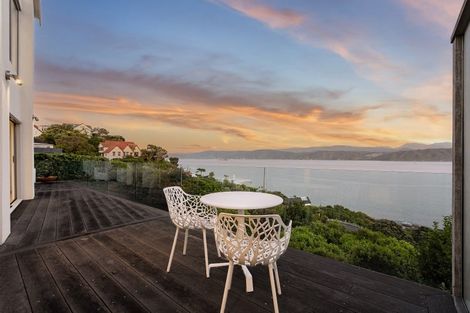 Photo of property in 8 Nevay Road, Karaka Bays, Wellington, 6022