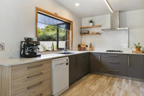 Photo of property in 7 Naera Place, Kawaha Point, Rotorua, 3010