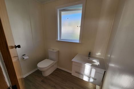 Photo of property in 66-68 Waihora Crescent, Waitangirua, Porirua, 5024