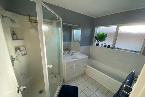 Photo of property in 1/171 Botany Road, Botany Downs, Auckland, 2010