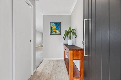 Photo of property in 27 Saddlers Way, Papamoa, 3118