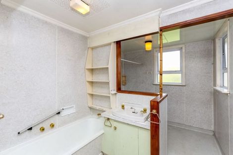 Photo of property in 6 Union Street, Merrilands, New Plymouth, 4312