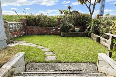 Photo of property in 2 Kamahi Street, Kaka Point, Balclutha, 9271