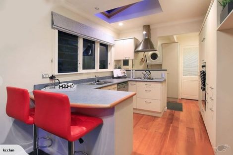 Photo of property in 4 Seaview Road, Paremata, Porirua, 5024