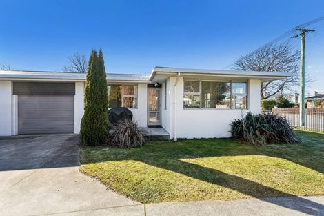 Photo of property in 1/57 Mcfaddens Road, St Albans, Christchurch, 8052