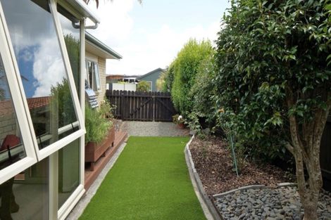 Photo of property in 22 Bermuda Place, One Tree Point, 0118