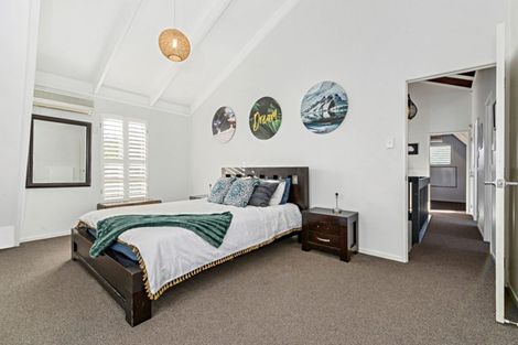 Photo of property in 223 Walter Strevens Drive, Conifer Grove, Takanini, 2112