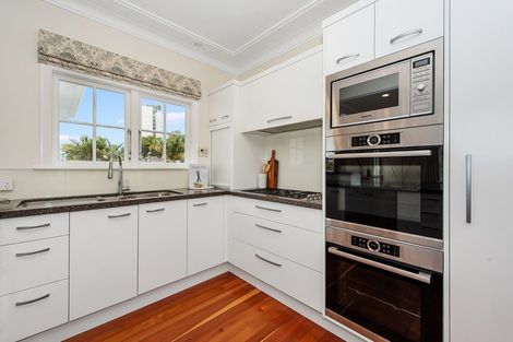 Photo of property in 30 Lake Crescent, Hamilton Lake, Hamilton, 3204