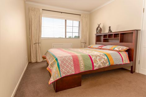 Photo of property in 5 Gulliver Place, Conifer Grove, Takanini, 2112