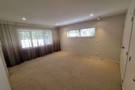 Photo of property in 2/7 Delisle Place, Windsor Park, Auckland, 0632