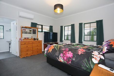 Photo of property in 8 Brandon Hall Road, Bulls, 4894