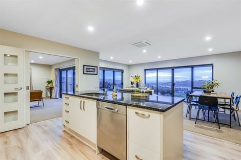 Photo of property in 9 Glenorchy Way, Aotea, Porirua, 5024