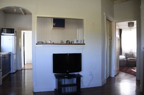 Photo of property in 16b Sulphur Beach Road, Northcote Point, Auckland, 0627