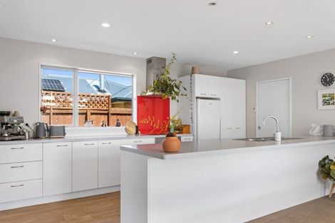 Photo of property in 2 Stonebridge Lane, Oxford, 7430