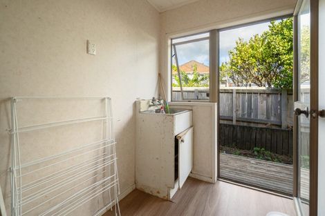 Photo of property in 1/19 Montgomery Avenue, Belmont, Auckland, 0622