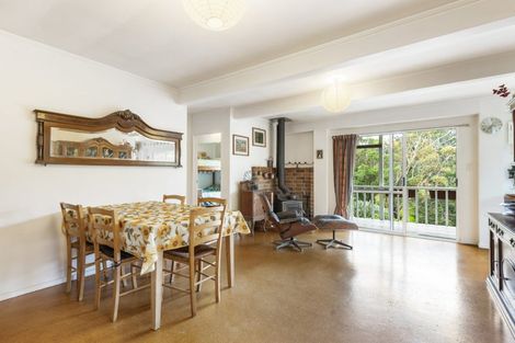 Photo of property in 126 Candia Road, Henderson Valley, Auckland, 0614