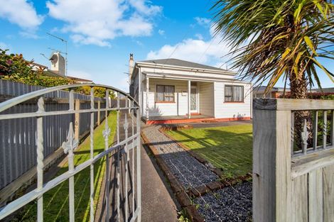 Photo of property in 94 Argyle Street, Hawera, 4610
