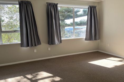 Photo of property in 10 Laurent Place, Kingston, Wellington, 6021