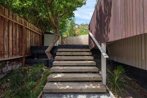 Photo of property in 22 Surville Place, Mairangi Bay, Auckland, 0630