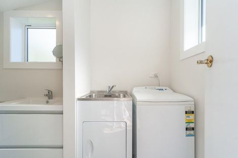 Photo of property in 43 Palliser Road, Roseneath, Wellington, 6011